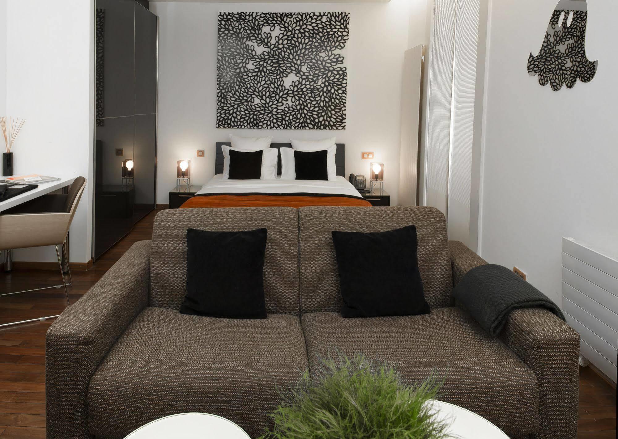 La Cour Des Augustins Boutique Gallery Design Hotel Geneva Exterior photo